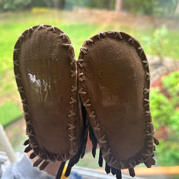 Stuart Weitzman Poco Fringe Moccasins - Picture 3 of 4